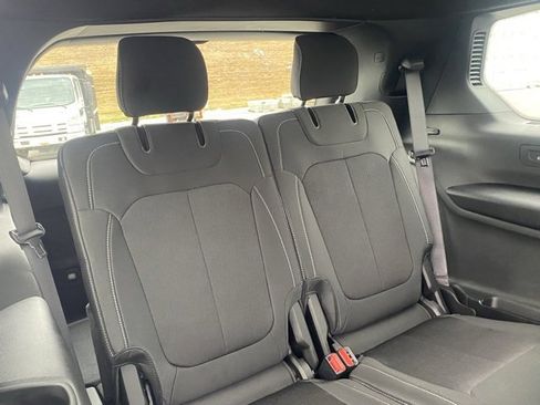 New 2025 Jeep Grand Cherokee L Laredo image 32