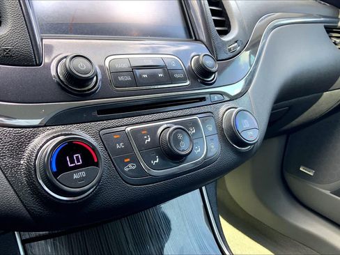 Used 2018 Chevrolet Impala Premier FWD image 34