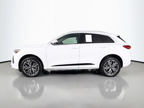 Certified 2025 Audi Q5 Premium w/ Premium Plus AWD/4WD image 4