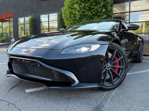 Used 2019 Aston Martin V8 Vantage Coupe RWD image 2