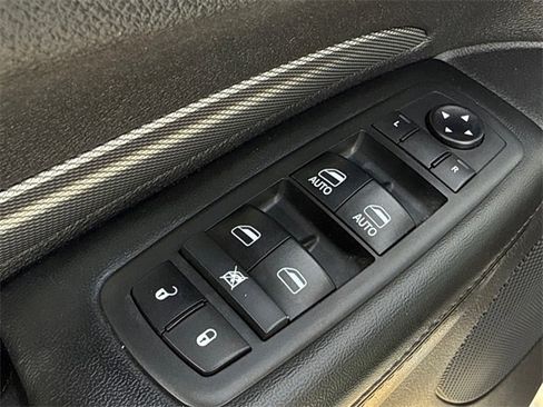 Used 2018 Dodge Durango GT image 24