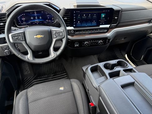 Used 2024 Chevrolet Silverado 1500 LT AWD/4WD image 12