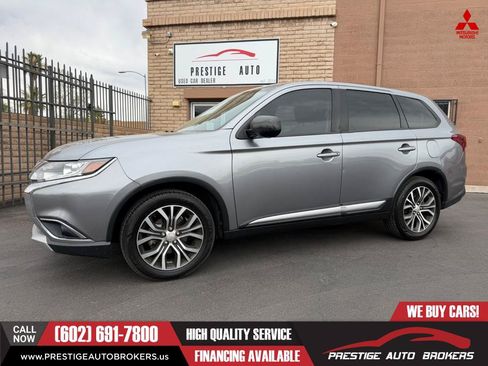 Used 2017 Mitsubishi Outlander ES FWD image 4