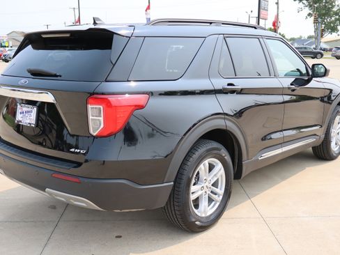 Used 2023 Ford Explorer XLT w/ Equipment Group 202A image 6