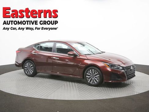 Used 2023 Nissan Altima 2.5 SV FWD image 47