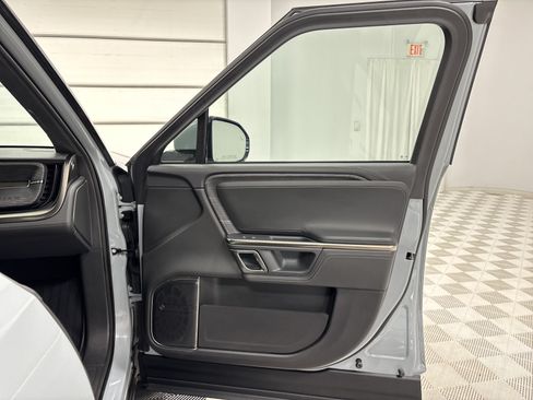 Used 2023 Rivian R1S Launch Edition AWD/4WD image 18