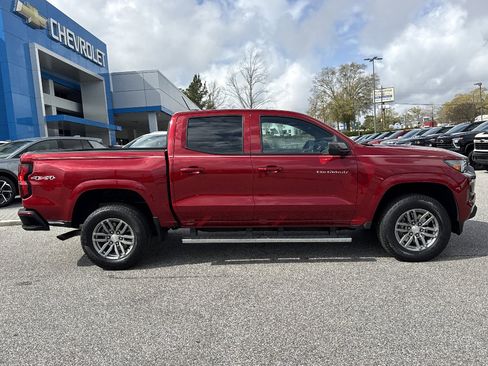Certified 2025 Chevrolet Colorado LT w/ Advanced Trailering Package AWD/4WD image 4