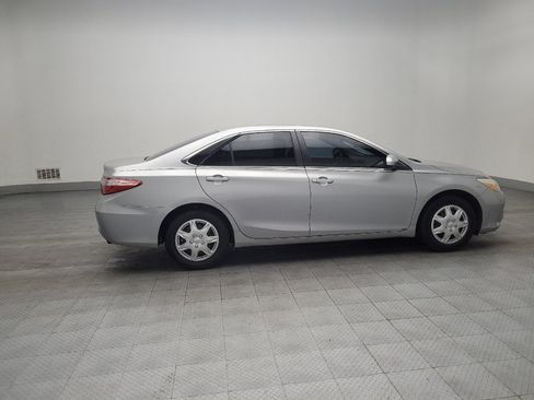 Used 2015 Toyota Camry LE image 10