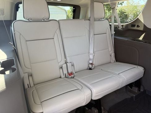 Used 2022 GMC Yukon XL Denali AWD/4WD image 28