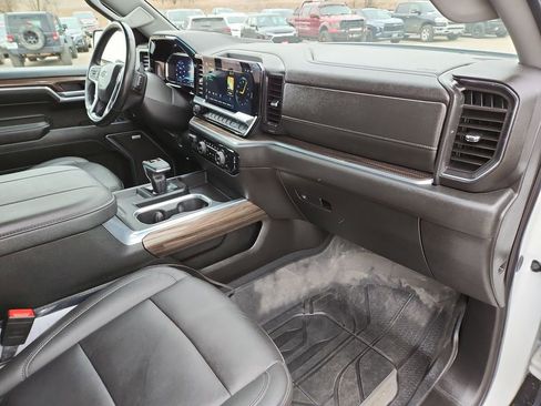 Certified 2024 Chevrolet Silverado 1500 RST w/ Redline Edition AWD/4WD image 28