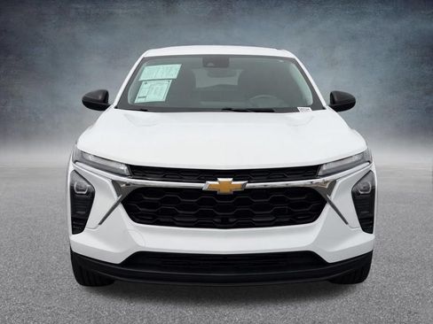 Used 2024 Chevrolet Trax LS FWD image 10