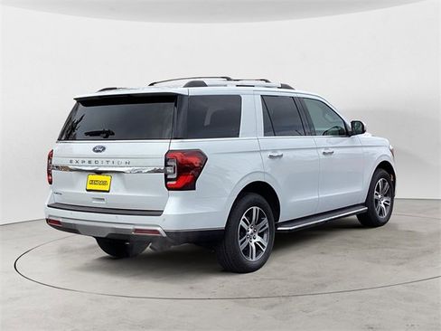 Used 2023 Ford Expedition Limited image 5