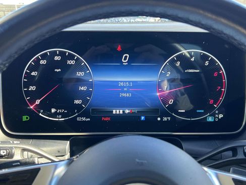 Used 2024 Mercedes-Benz GLC 300 4MATIC image 18