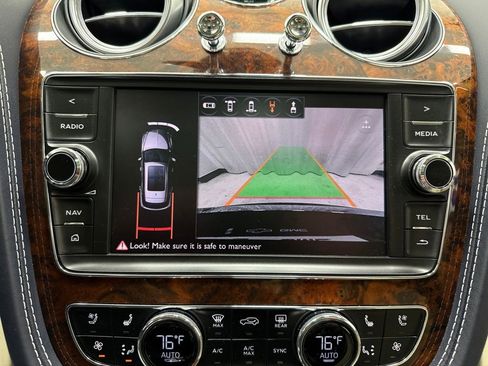 Used 2017 Bentley Bentayga image 37