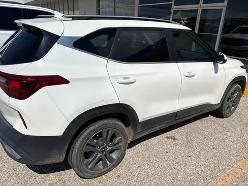 Used 2022 Kia Seltos S FWD image 5