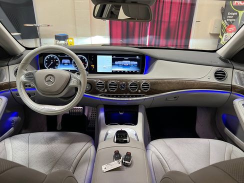 Used 2017 Mercedes-Benz S 550 Sedan image 16
