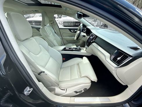 Used 2022 Volvo S60 B5 Inscription FWD image 32