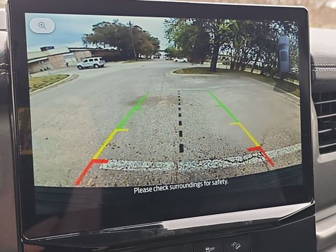 Used 2024 Ford Expedition Max XLT image 17