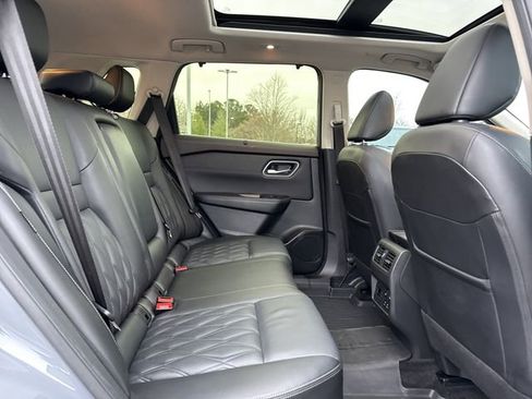 Used 2023 Nissan Rogue Platinum w/ Platinum Premium Package image 17