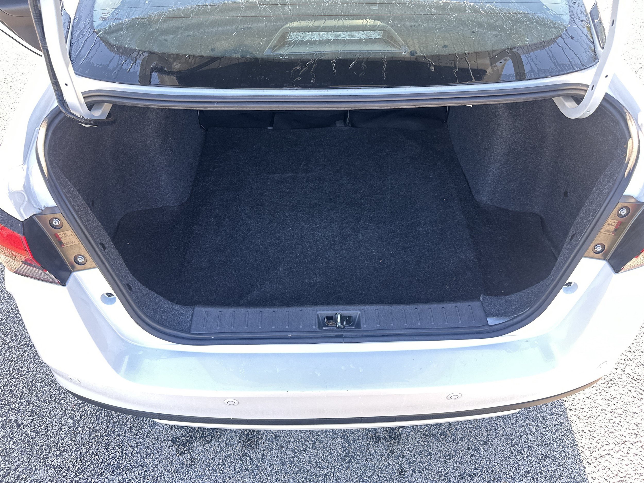 Used 2025 Nissan Versa SV FWD image 18