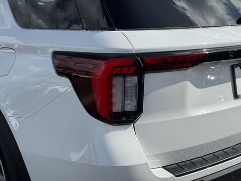 Used 2025 Ford Explorer ST-Line RWD image 11