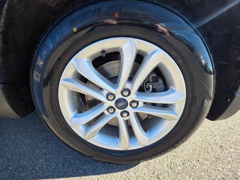 Used 2019 Ford Edge SEL w/ Cold Weather Package image 21