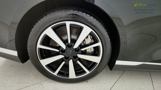 Used 2024 Lucid Air Pure RWD image 79