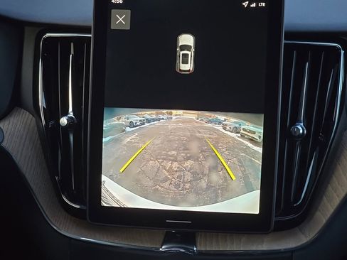 New 2026 Volvo XC60 B5 Core w/ Climate Package image 15