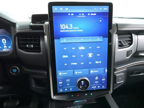 Certified 2023 Ford Expedition Platinum AWD/4WD image 15