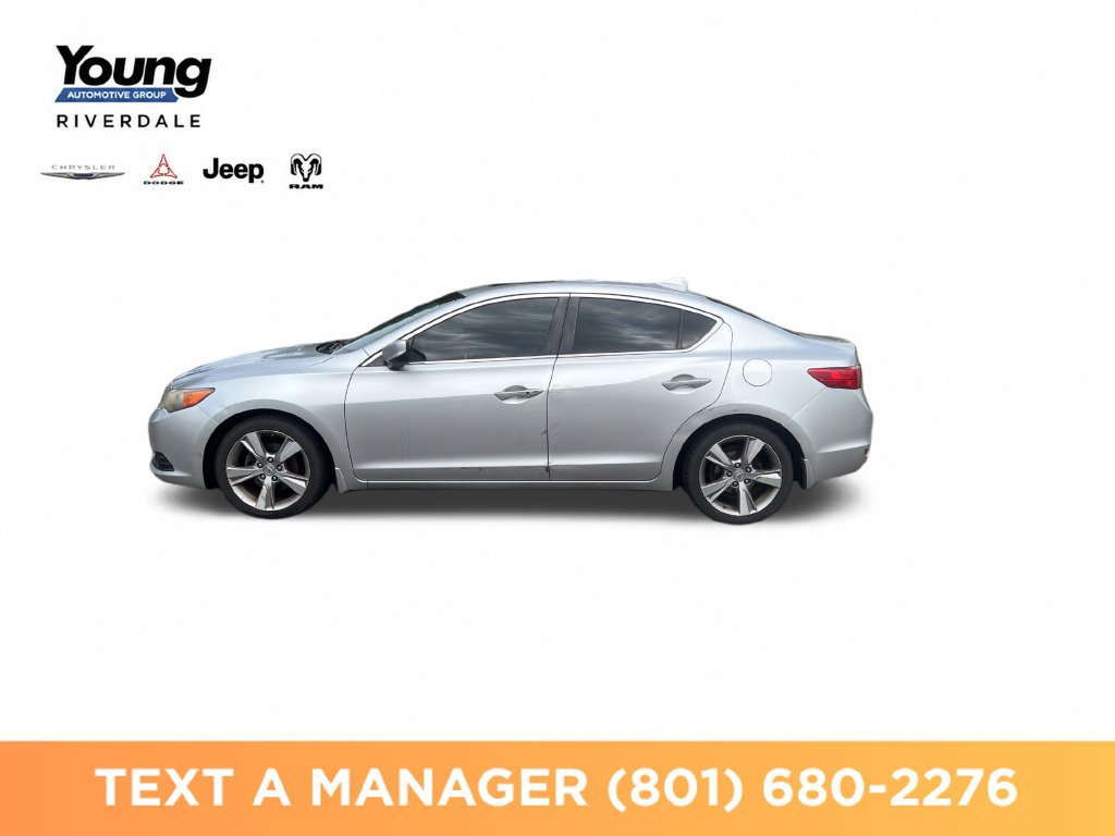 Used 2013 Acura ILX w/ Premium Package FWD image 2