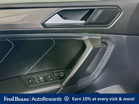 Certified 2023 Volkswagen Tiguan SE w/ Panoramic Sunroof Package AWD/4WD image 23