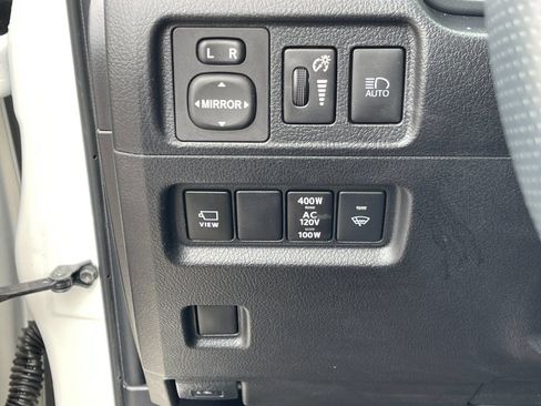 Used 2023 Toyota 4Runner Limited AWD/4WD image 32