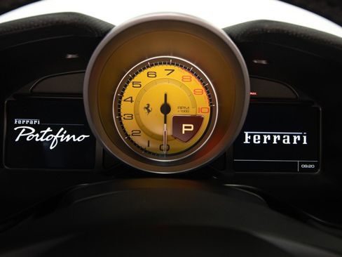 Used 2020 Ferrari Portofino image 28