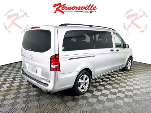 Used 2016 Mercedes-Benz Metris Passenger image 7