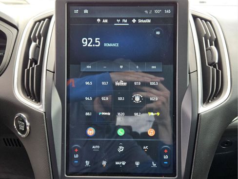 Used 2023 Ford Edge Titanium AWD/4WD image 15