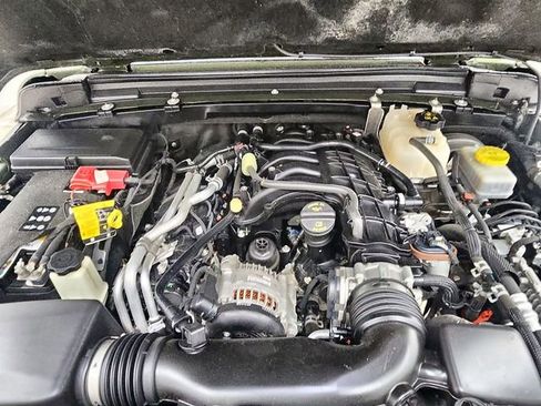 Used 2022 Jeep Wrangler Unlimited Sahara w/ LED Lighting Group image 18