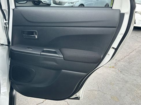 Used 2020 Mitsubishi Outlander Sport ES FWD image 17