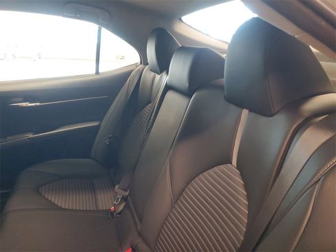 Used 2024 Toyota Camry SE image 14