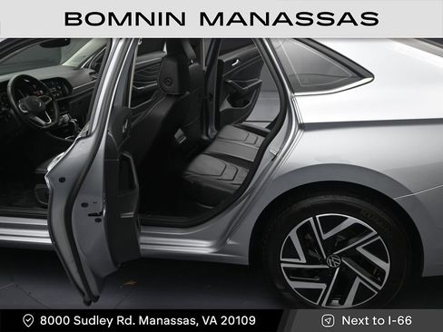 Used 2023 Volkswagen Jetta SEL image 11