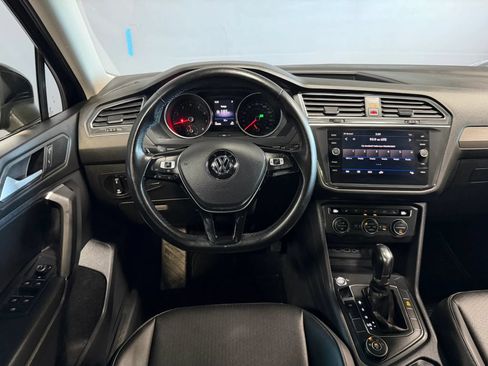 Used 2019 Volkswagen Tiguan SE w/ Panoramic Sunroof Package AWD/4WD image 10