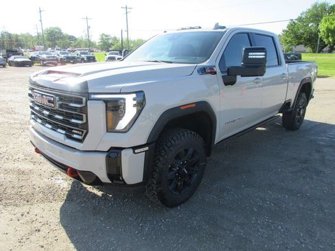 New 2026 GMC Sierra 2500 AT4 w/ AT4 Premium Plus Package AWD/4WD image 11