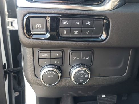 Used 2025 GMC Yukon Denali image 18