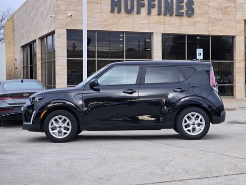 Certified 2025 Kia Soul LX image 4