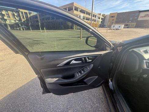 Used 2017 INFINITI QX30 AWD image 17