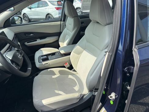 Used 2023 Nissan Ariya FWD image 11