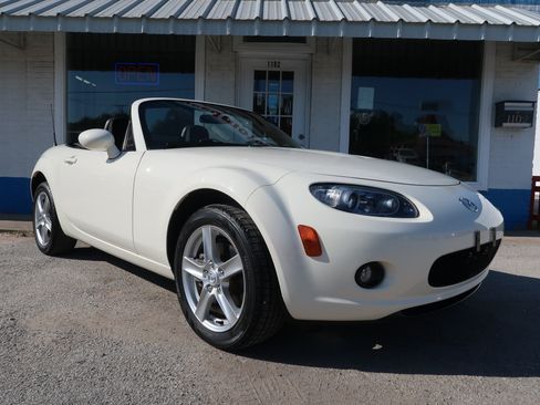 Used 2007 MAZDA MX-5 Miata Sport RWD image 6