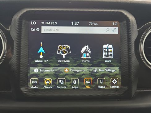 Used 2022 Jeep Wrangler Unlimited Sahara image 25