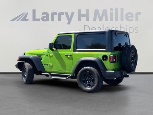 Used 2025 Jeep Wrangler Sport image 3