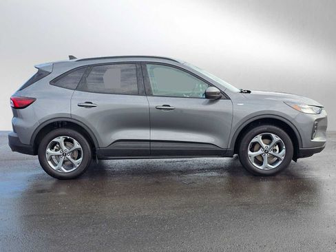 Used 2025 Ford Escape ST-Line Select AWD/4WD image 2