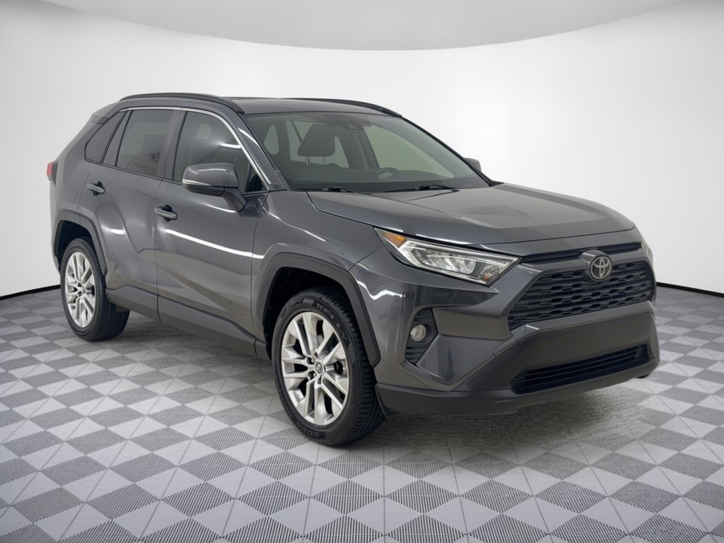 Used 2019 Toyota RAV4 XLE Premium FWD image 7